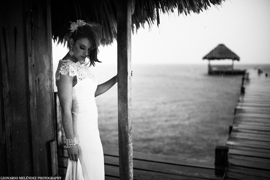 Belize wedding at Victoria House, Ambergris Caye.  Belize wedding photographer, Leonardo Melendez.