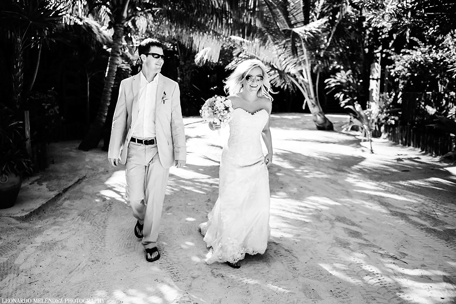 Belize wedding at Ramon's Village. Belize wedding photography by Leonardo Melendez Photography.