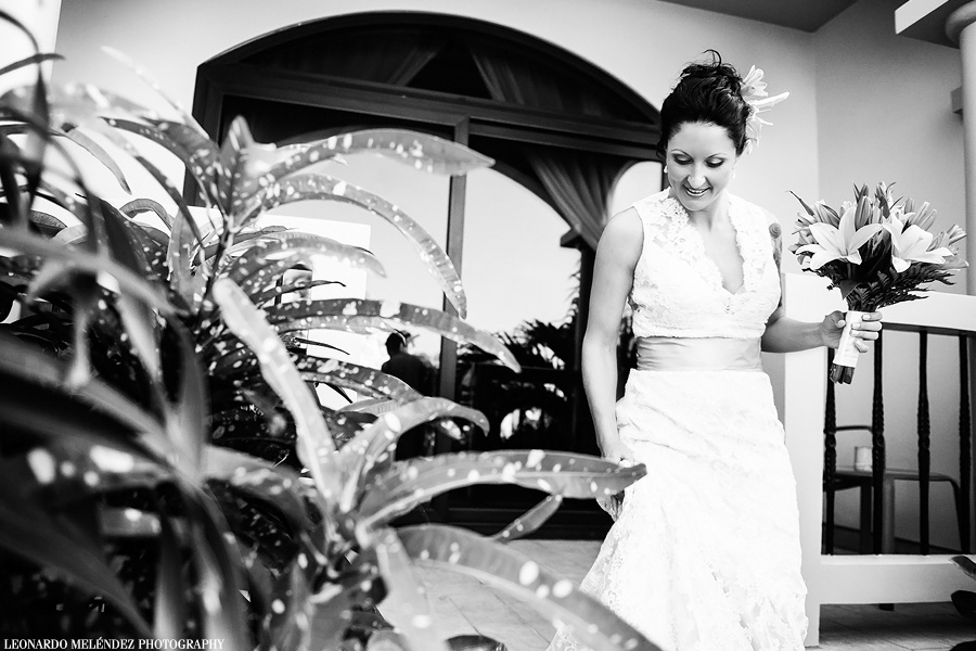 Coco Beach Resort wedding.  Belize wedding photograper Leonardo Melendez Photography.