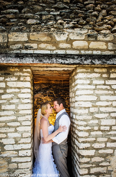 Xunantunich Mayan Ruins wedding. Belize wedding photographer, Leonardo Melendez Photography.
