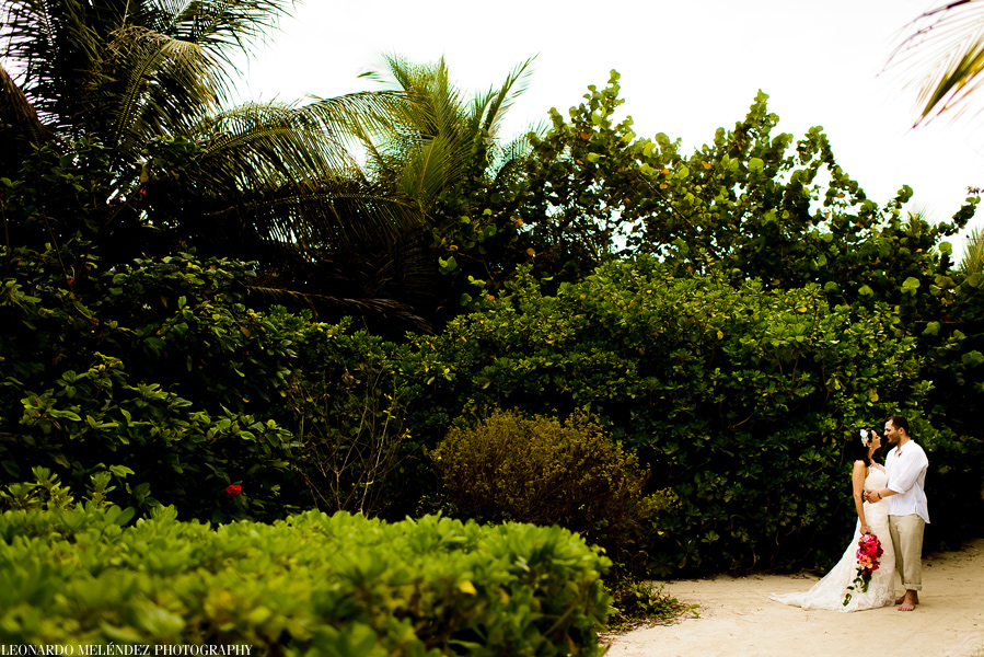 Beach wedding, Ak'bol Resort, Ambergris Caye | Leonardo Melendez Photography