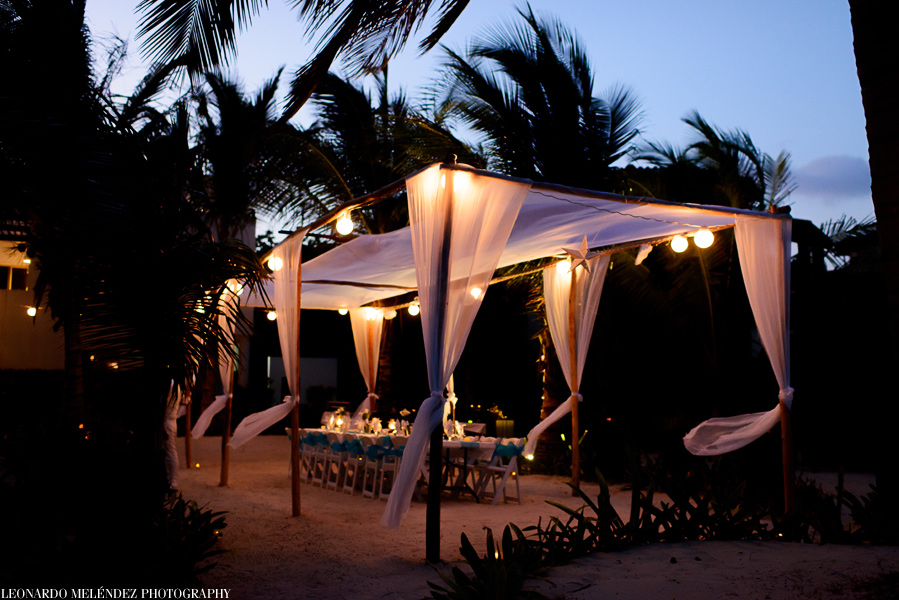 Las Terrazas Resort wedding. Belize wedding photographers, Leonardo Melendez Photography