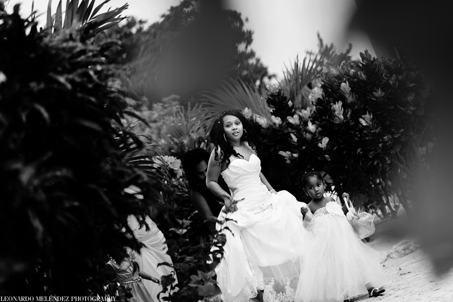Coco Beach Resort Wedding.  Belize wedding photography by Leonardo Melendez Photography.
