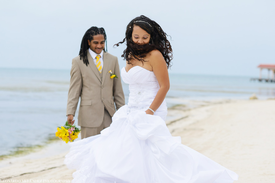 Belize Beach Wedding at Coco Beach Resort.  Belize wedding photographers, Leonardo Melendez Photography.