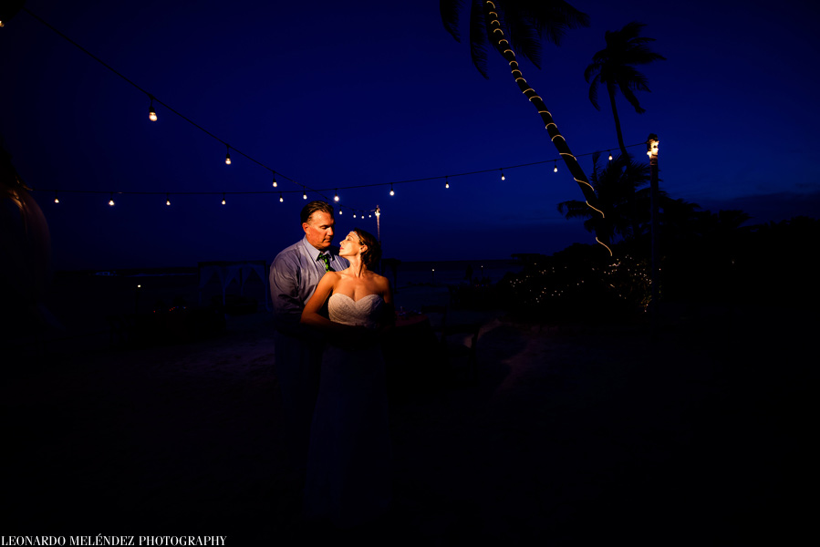 Coco Beach Resort Wedding.  Belize wedding photographers, Leonardo Melendez Photography.