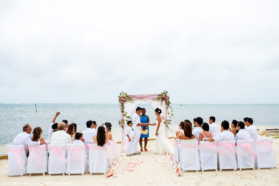 Coco Beach Resort wedding. Belize wedding photographers, Leonardo Melendez Photography.
