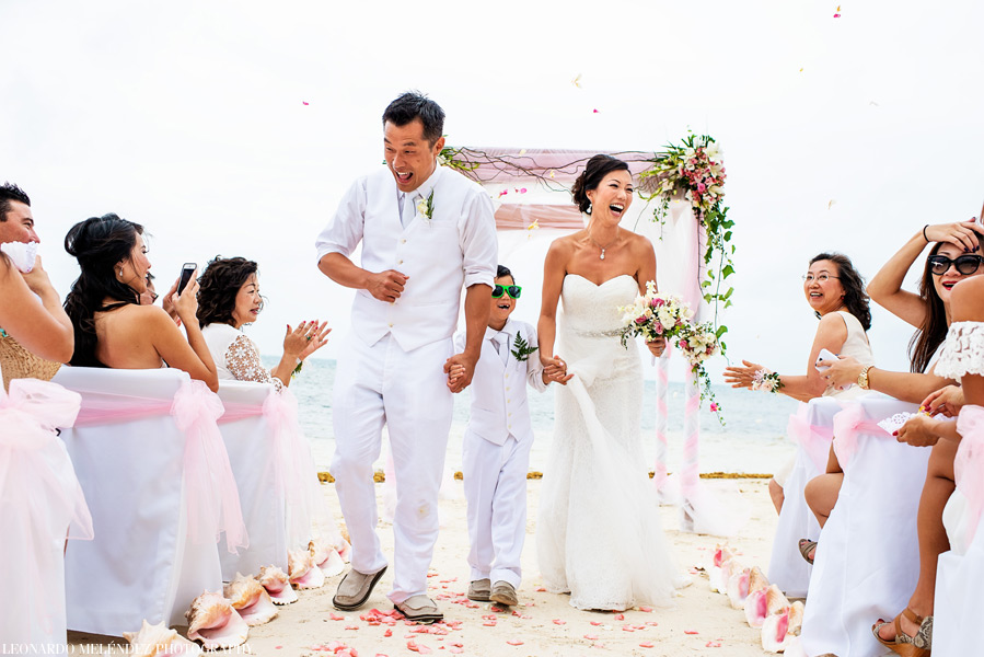 Belize Wedding at Coco Beach Resort. Belize wedding photography by Leonardo Melendez.