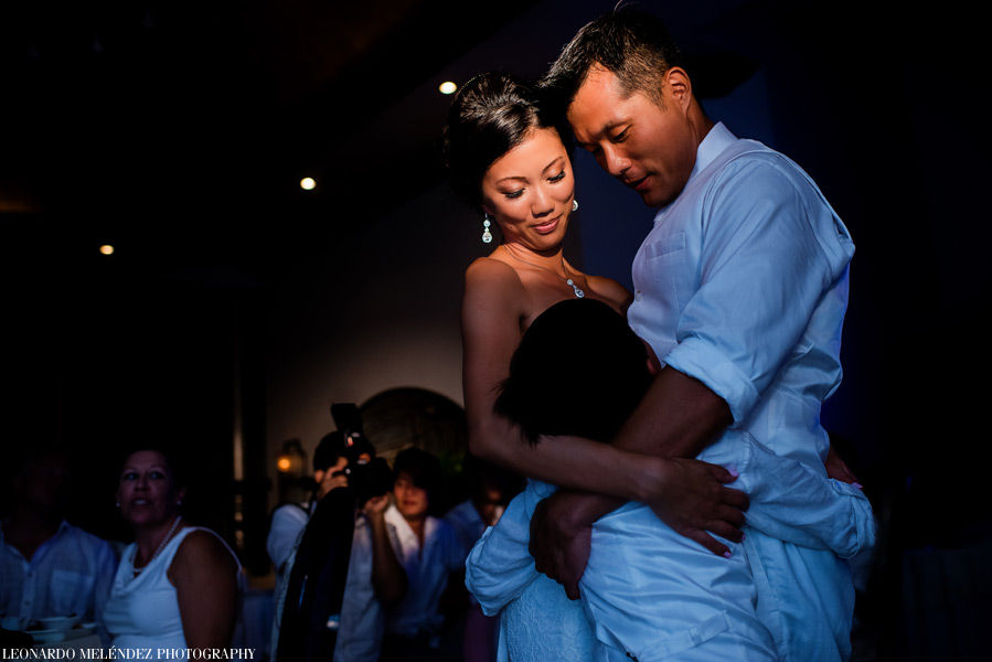Coco Beach Resort wedding. Belize wedding photographers, Leonardo Melendez Photography.