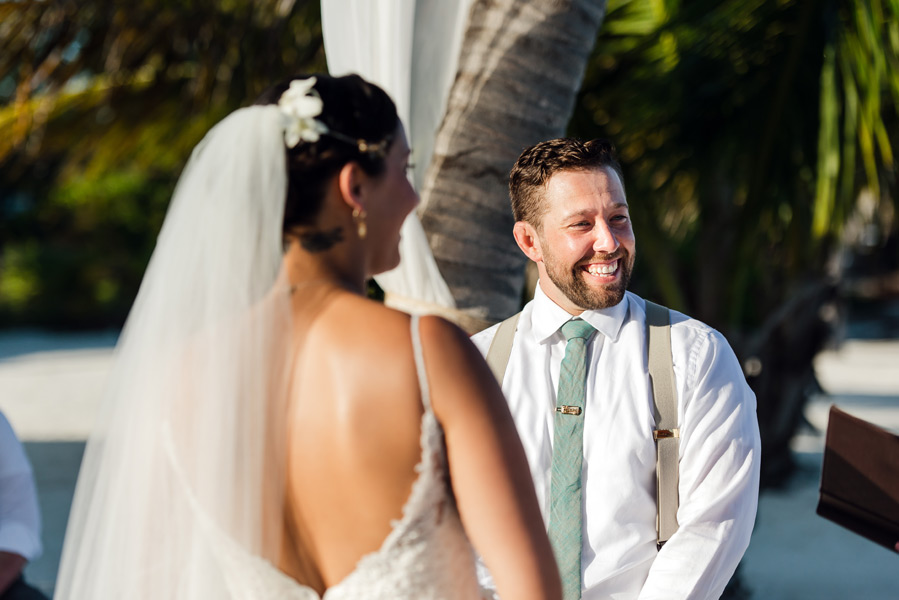 Belize beach wedding photographs by Leonardo Melendez Photography.